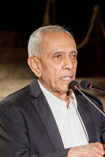 Mr. Dharmasiri Abeyrathne (Founder / Chairman)